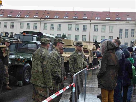 konvoj svobody|Konvoj svobody přilákal tisíce lidí, policie zjistila, kdo mával ...